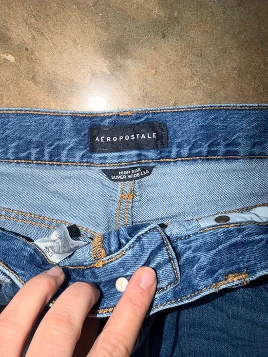 Aeropostale Distressed High Rise Wide-Leg  Jeans - Size 12 - Picture 4 of 11